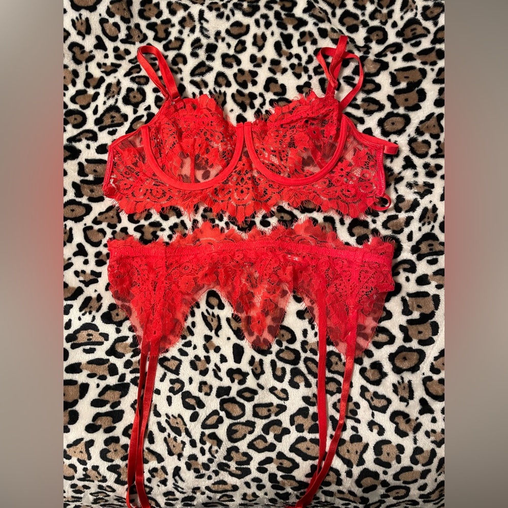 Red lingerie set